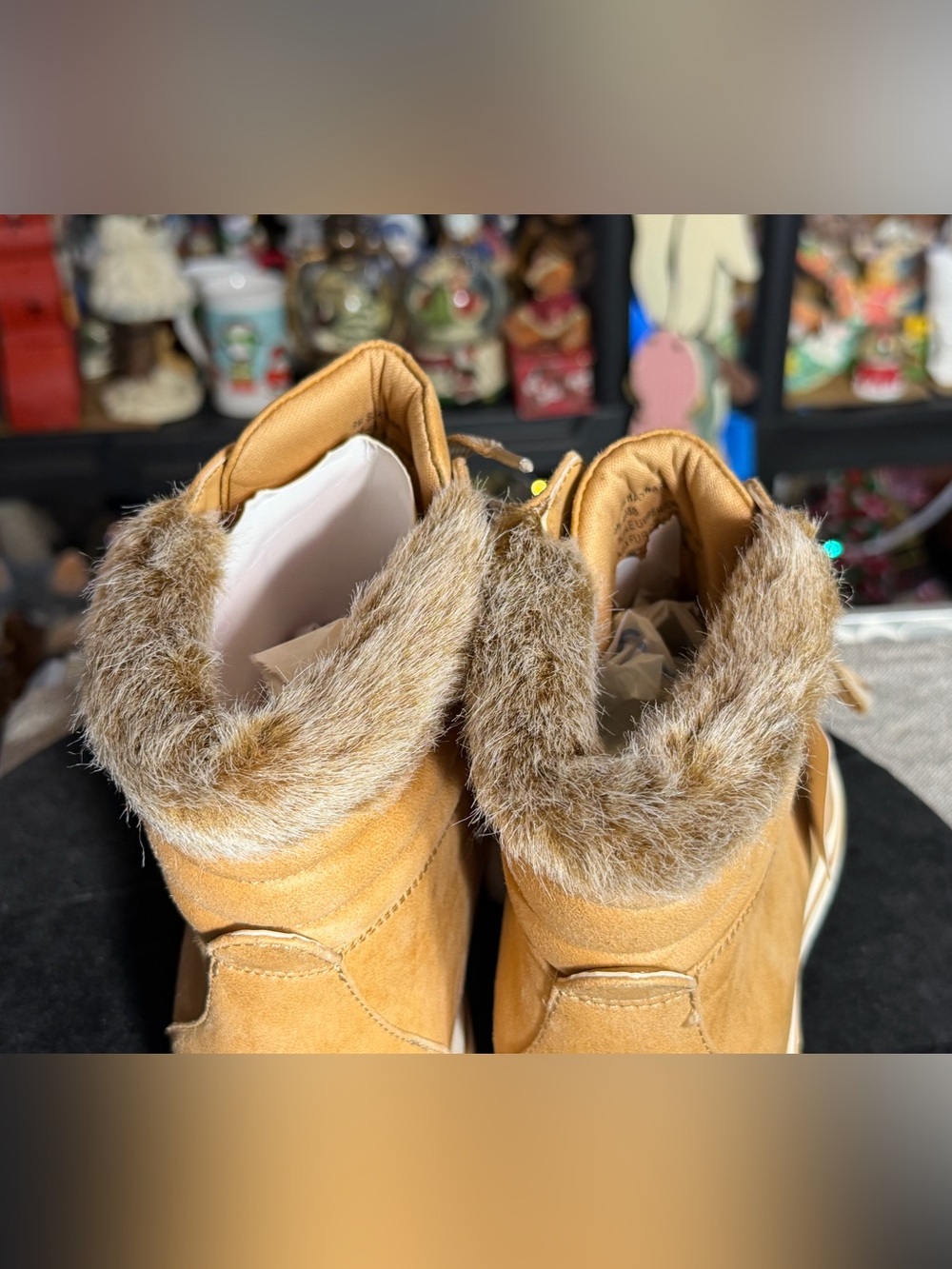 St. John's Bay Women’s Winter Boots Faux Fur Memory Foam Size 9 - Picture 9 of 9